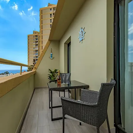 Newly Reformed With Sea View And Pool, In Front Of The Beach, In