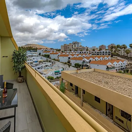شقة Newly Reformed With Sea View And Pool, In Front Of The Beach, In