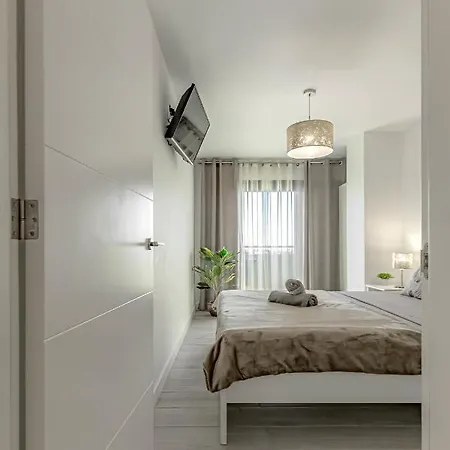 Newly Reformed With Sea View And Pool, In Front Of The Beach, In *